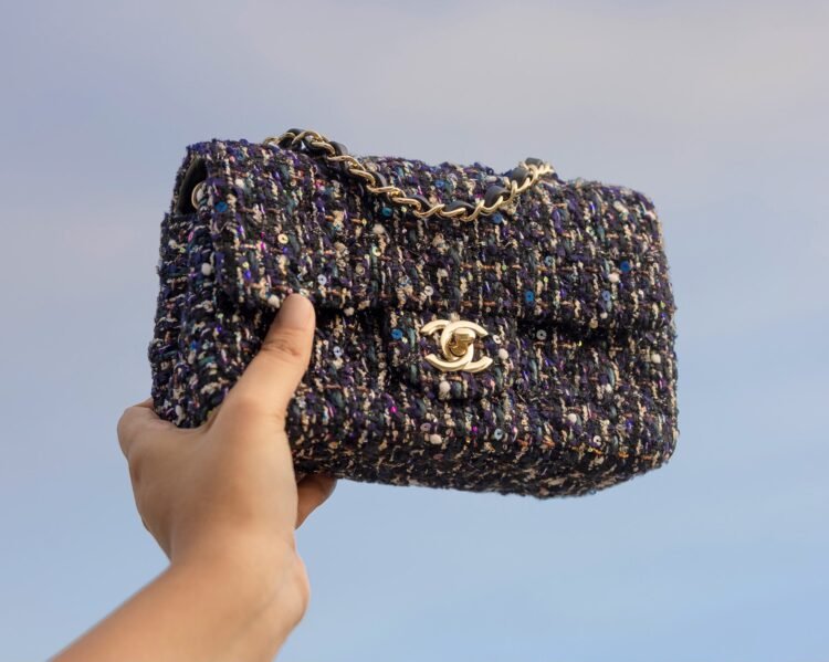 Chanel’s Tweed Bags: The Ultimate Blend of Cozy Chic and Timeless Luxury