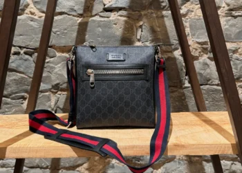 Why Is the Gucci Messenger Bag the Ultimate Blend of Functionality and High-End Style?