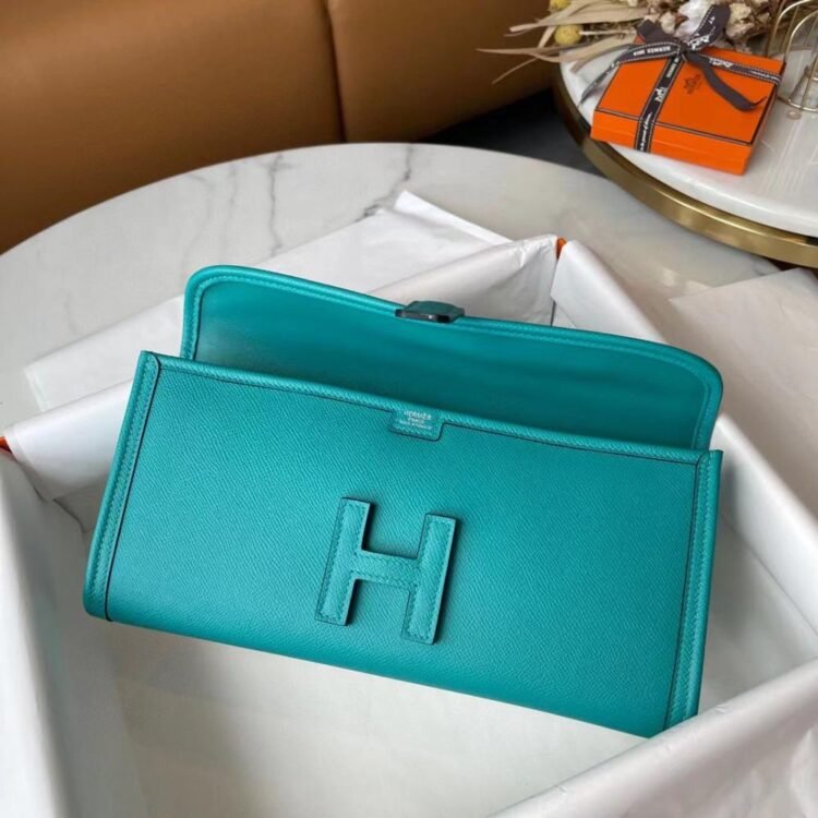 Could the Hermès Jige Clutch Be the Pinnacle of Sleek, Elegant Craftsmanship in Fashion Accessories?