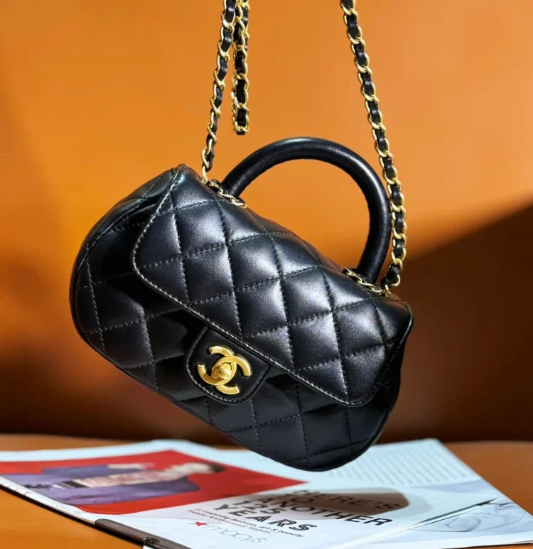 Chanel’s Mini Bags: The Perfect Blend of Style and Practicality for 2025