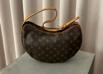 The Office Bag That Secretly Ran the 1980s—And Why It’s Disappearing