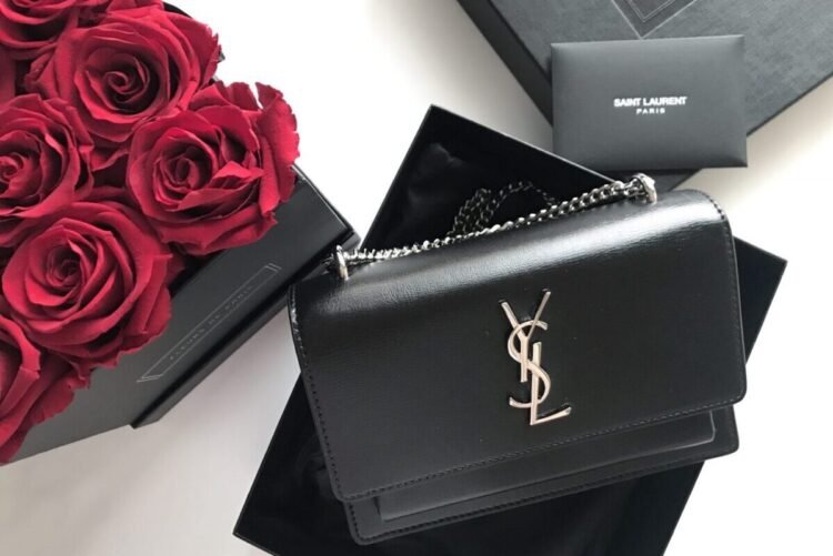 The Return of Chain Strap Bags: A Trend That’s Here to Stay